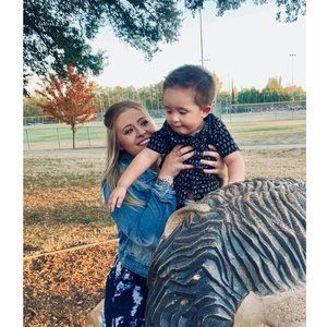 Meet your Posher, Danielle